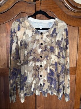 NIC+ZOE light beige knit top with subtle purple trim